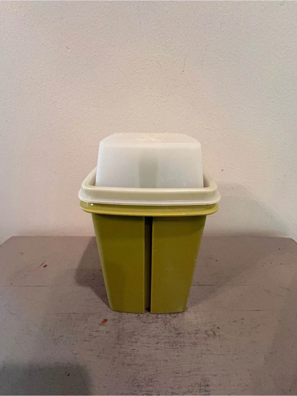 VTG Tupperware Avocado Green Three Piece Pick-A-Deli Pickle Keeper